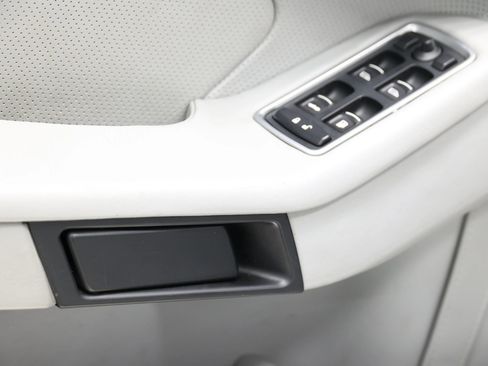 Used 2014 Aston Martin Vanquish Volante RWD image 15