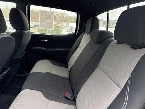 Used 2023 Toyota Tacoma TRD Off-Road image 27