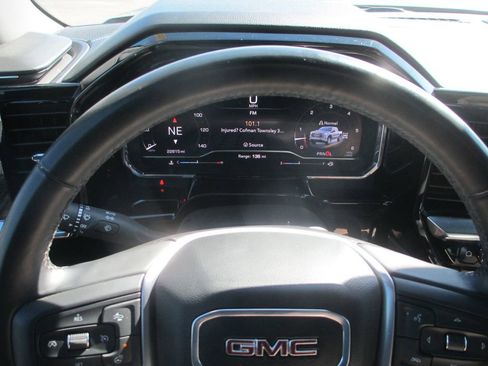 Used 2024 GMC Sierra 1500 Elevation image 30