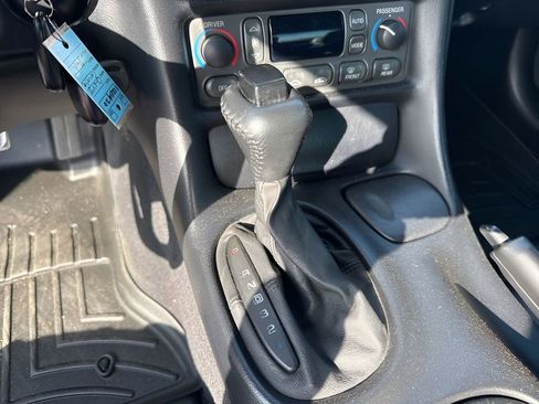 Used 1998 Chevrolet Corvette Coupe w/ Roof Pkg RWD image 11