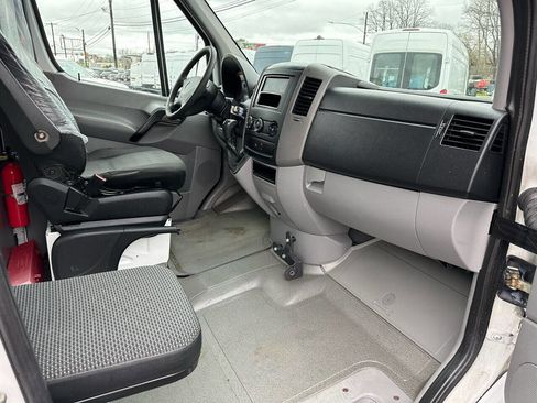 Used 2011 Mercedes-Benz Sprinter 2500 image 11