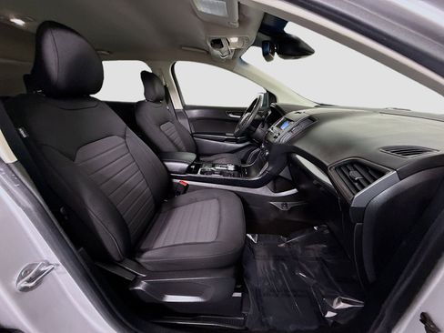 Used 2019 Ford Edge SE image 29