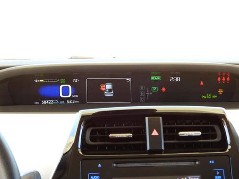 Used 2019 Toyota Prius L Eco image 31