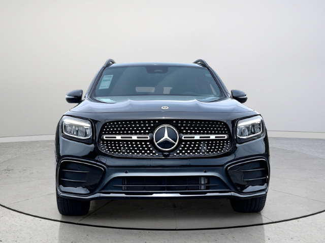 Used 2024 Mercedes-Benz GLB 250 image 2