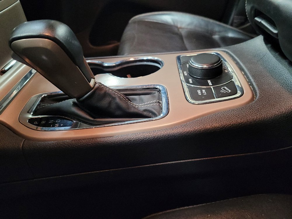Used 2017 Jeep Grand Cherokee Limited AWD/4WD image 26