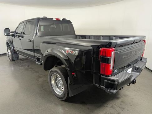 Used 2025 Ford F450 Platinum w/ FX4 Off-Road Package AWD/4WD image 7