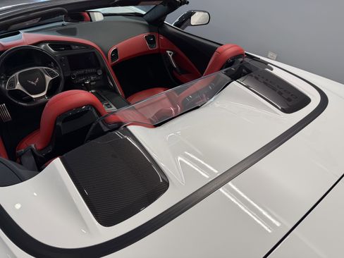 Used 2016 Chevrolet Corvette Z06 w/ 3LZ Preferred Equipment Group image 6