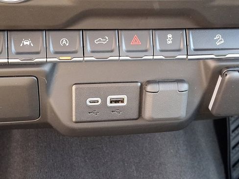 Used 2024 Chevrolet Silverado 1500 Custom Trail Boss w/ LPO, Dark Essentials Package image 23