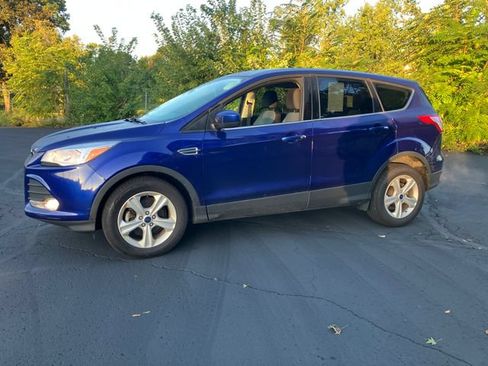 Used 2016 Ford Escape SE FWD image 2
