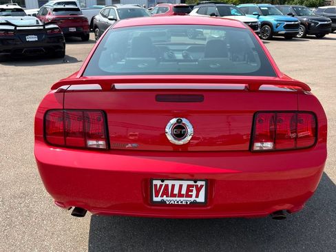 Used 2008 Ford Mustang GT RWD image 8