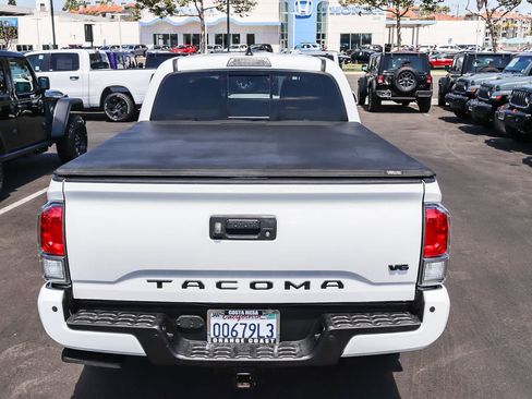 Used 2022 Toyota Tacoma TRD Sport w/ Technology Package RWD image 26