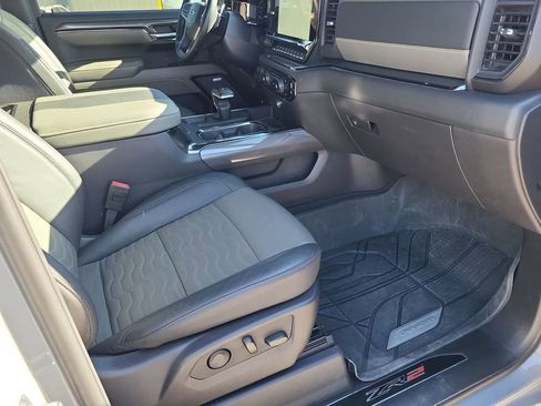 Used 2024 Chevrolet Silverado 1500 ZR2 image 25