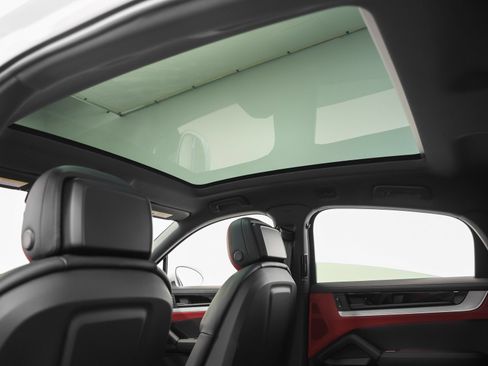 Certified 2026 Porsche Cayenne Coupe AWD/4WD image 40
