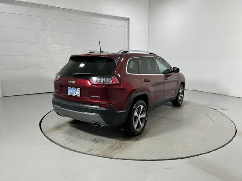 Used 2019 Jeep Cherokee Limited w/ Luxury Group AWD/4WD image 37