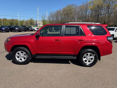 Used 2020 Toyota 4Runner SR5 Premium w/ Moonroof Package AWD/4WD image 3
