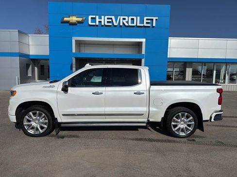 Used 2024 Chevrolet Silverado 1500 High Country w/ High Country Premium Package AWD/4WD image 1