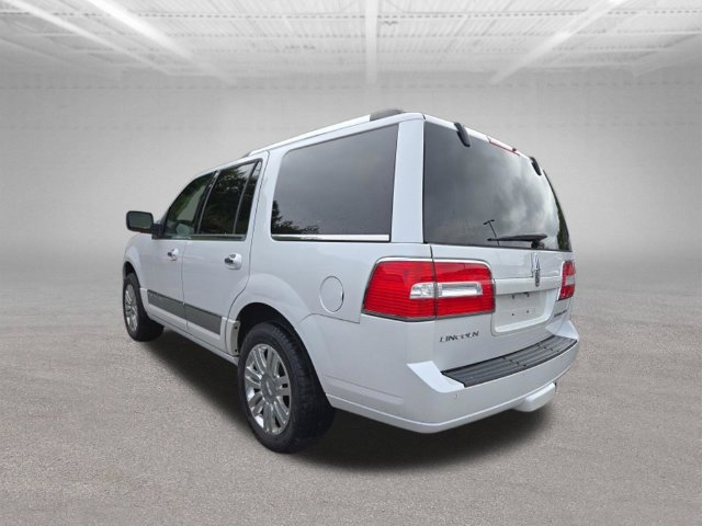 Used 2011 Lincoln Navigator 4WD image 5