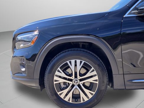 Used 2025 Mercedes-Benz GLB 250 w/ Exclusive Package image 29
