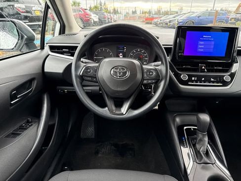 Used 2023 Toyota Corolla LE image 29