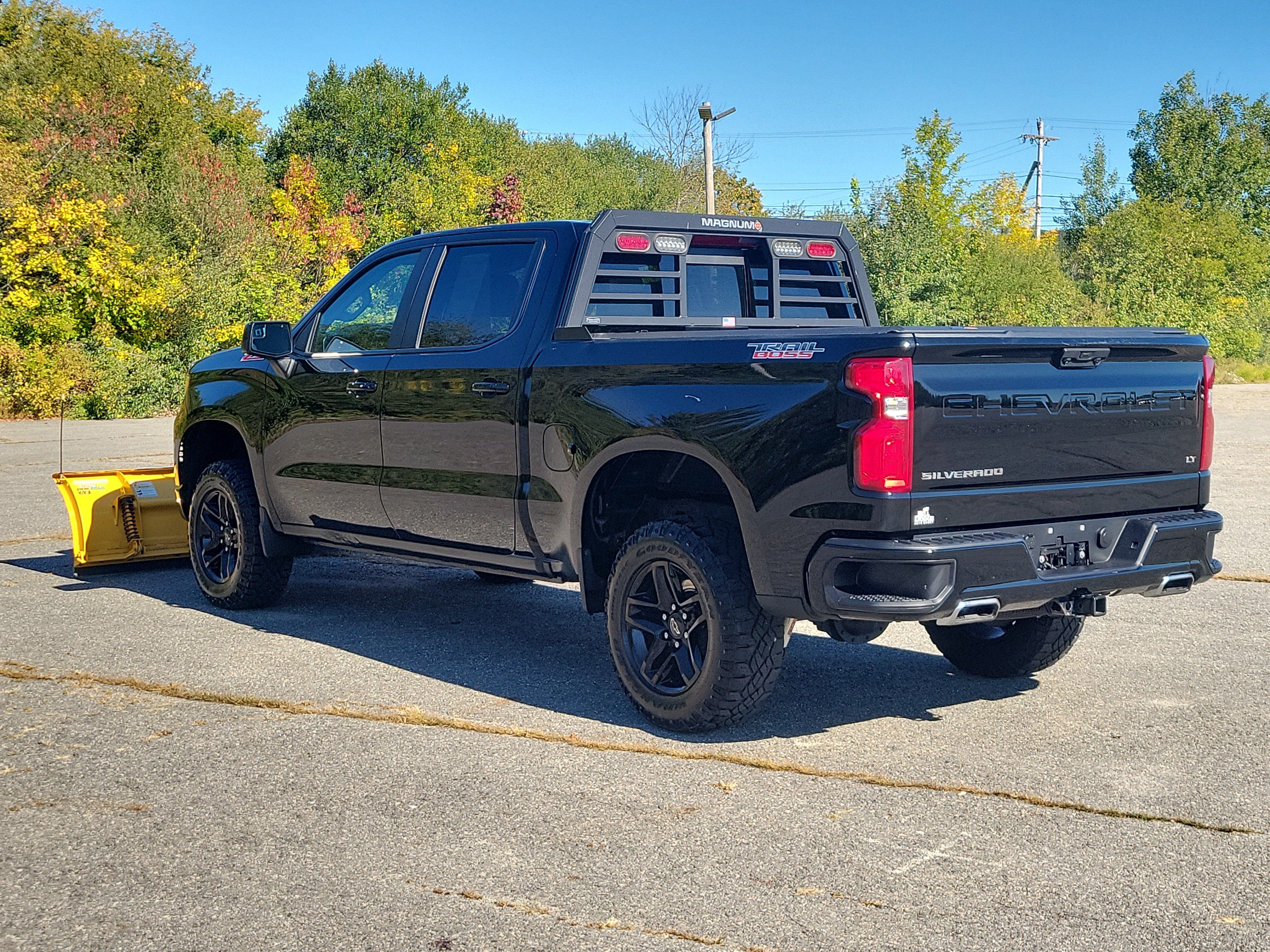 Used 2024 Chevrolet Silverado 1500 LT Trail Boss w/ Convenience Package II AWD/4WD image 7