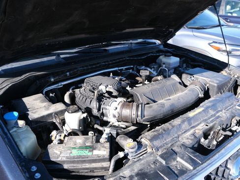 Used 2021 Nissan Frontier PRO-4X w/ Pro-4x Utility Package image 48