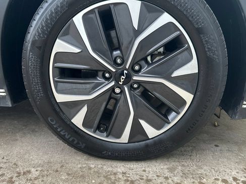 Used 2024 Kia EV6 Light RWD image 27