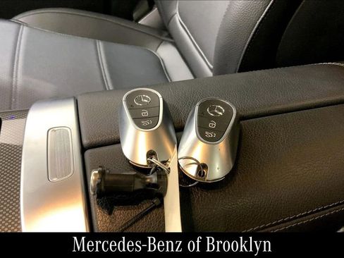 Used 2024 Mercedes-Benz GLC 300 4MATIC image 15