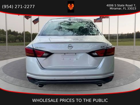 Used 2020 Nissan Altima 2.5 SR w/ Premium Package image 6