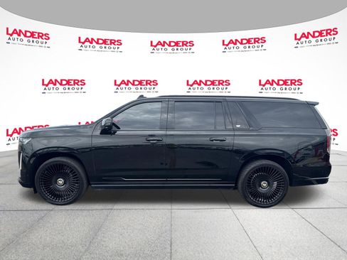 Used 2022 Cadillac Escalade ESV Sport w/ Touring Package AWD/4WD image 6