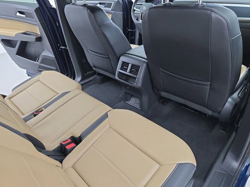 Used 2023 Volkswagen Atlas Cross Sport SE image 11