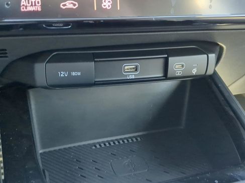 New 2025 Kia Niro EX Touring image 15