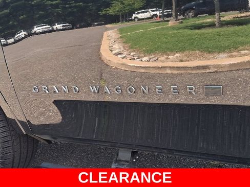 Used 2023 Jeep Grand Wagoneer Series II AWD/4WD image 31