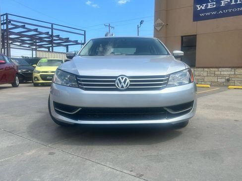 Used 2014 Volkswagen Passat 2.5 S FWD image 2