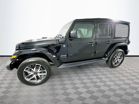 Certified 2024 Jeep Wrangler Unlimited w/ Convenience Group AWD/4WD image 4
