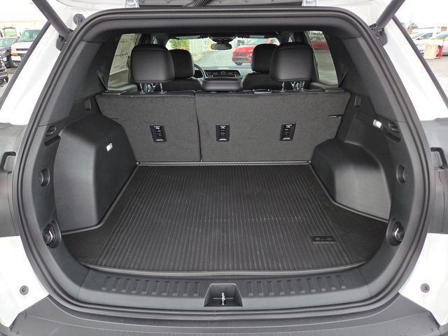 New 2027 GMC Terrain Elevation w/ Elevation Premium Package FWD image 18