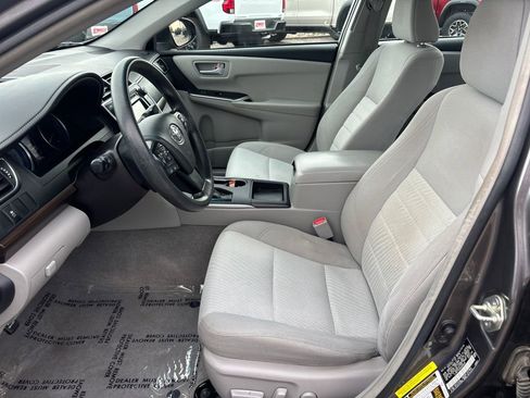 Used 2017 Toyota Camry LE image 9