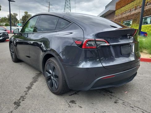 Used 2024 Tesla Model Y Long Range AWD/4WD image 4