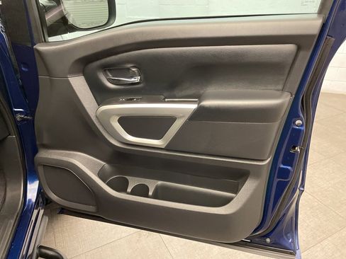 Used 2021 Nissan Titan SV w/ SV Convenience Package image 26