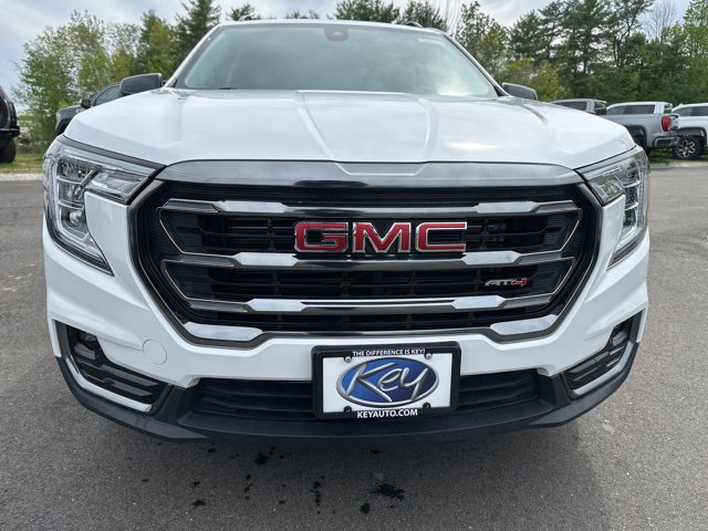 Used 2024 GMC Terrain AT4 w/ Infotainment Package II AWD/4WD image 8