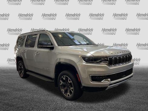 Used 2023 Jeep Wagoneer Series III w/ Convenience Group I AWD/4WD image 2