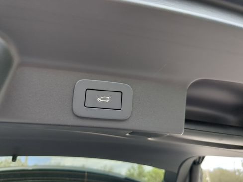 New 2026 Jaguar F-PACE R-Dynamic S image 9