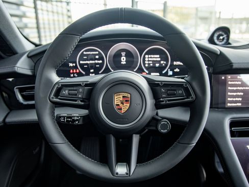 Used 2025 Porsche Taycan 4 Cross Turismo image 23