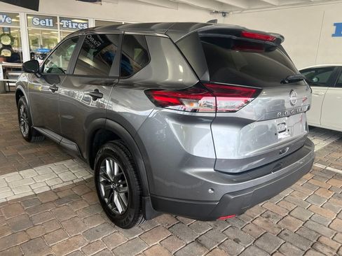 Used 2025 Nissan Rogue S FWD image 15