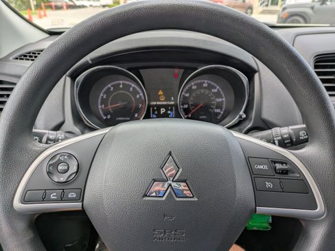 Used 2020 Mitsubishi Outlander Sport ES FWD image 23