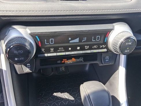 Used 2025 Toyota RAV4 XLE AWD/4WD image 14