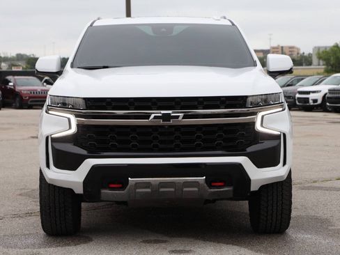 Used 2024 Chevrolet Suburban Z71 w/ Luxury Package AWD/4WD image 2