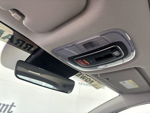 Used 2023 Hyundai Elantra Limited image 19