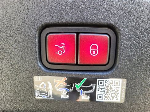 Used 2026 Mercedes-Benz CLE 53 AMG 4MATIC Coupe image 11