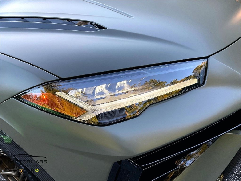 Used 2023 Lamborghini Urus Performante AWD/4WD image 22