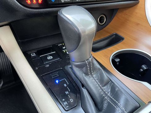 Used 2022 Lexus RX 350 FWD w/ Premium Package image 19